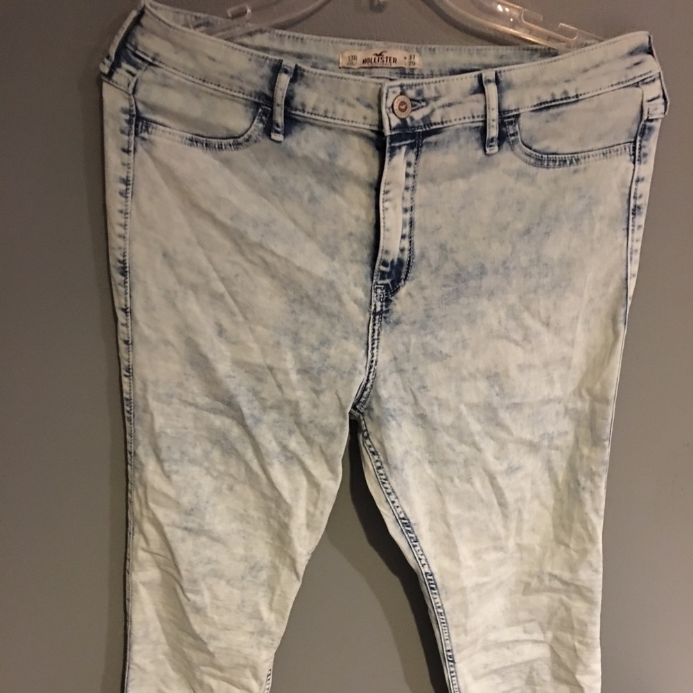 Light acid wash jeans